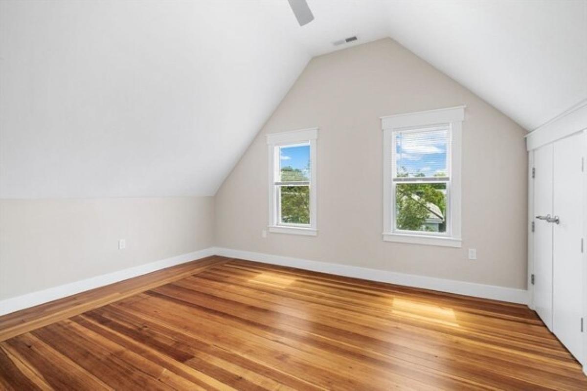 Picture of Home For Sale in Somerville, Massachusetts, United States