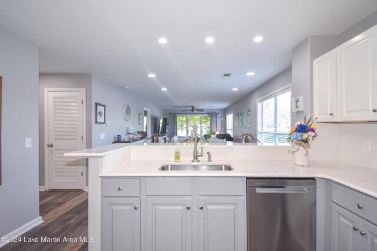 Picture of Home For Sale in Dadeville, Alabama, United States