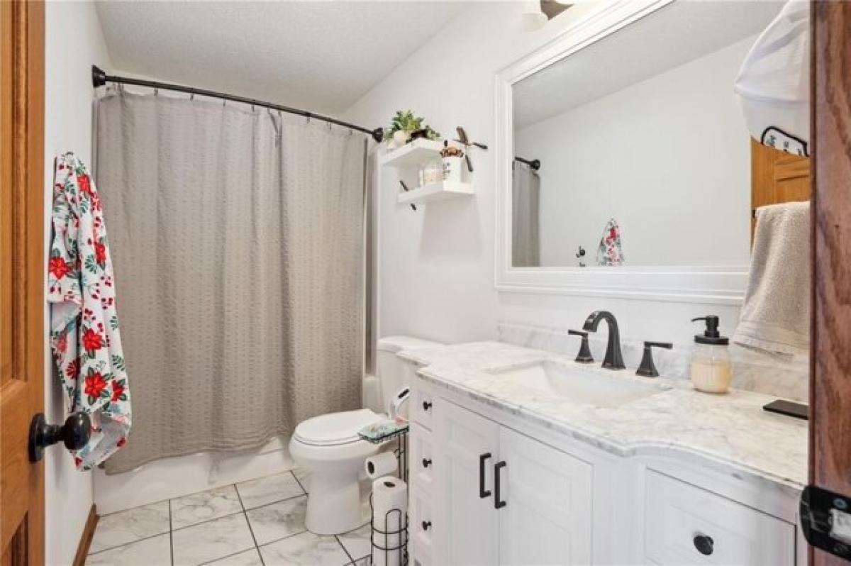 Picture of Home For Sale in Marion, Iowa, United States