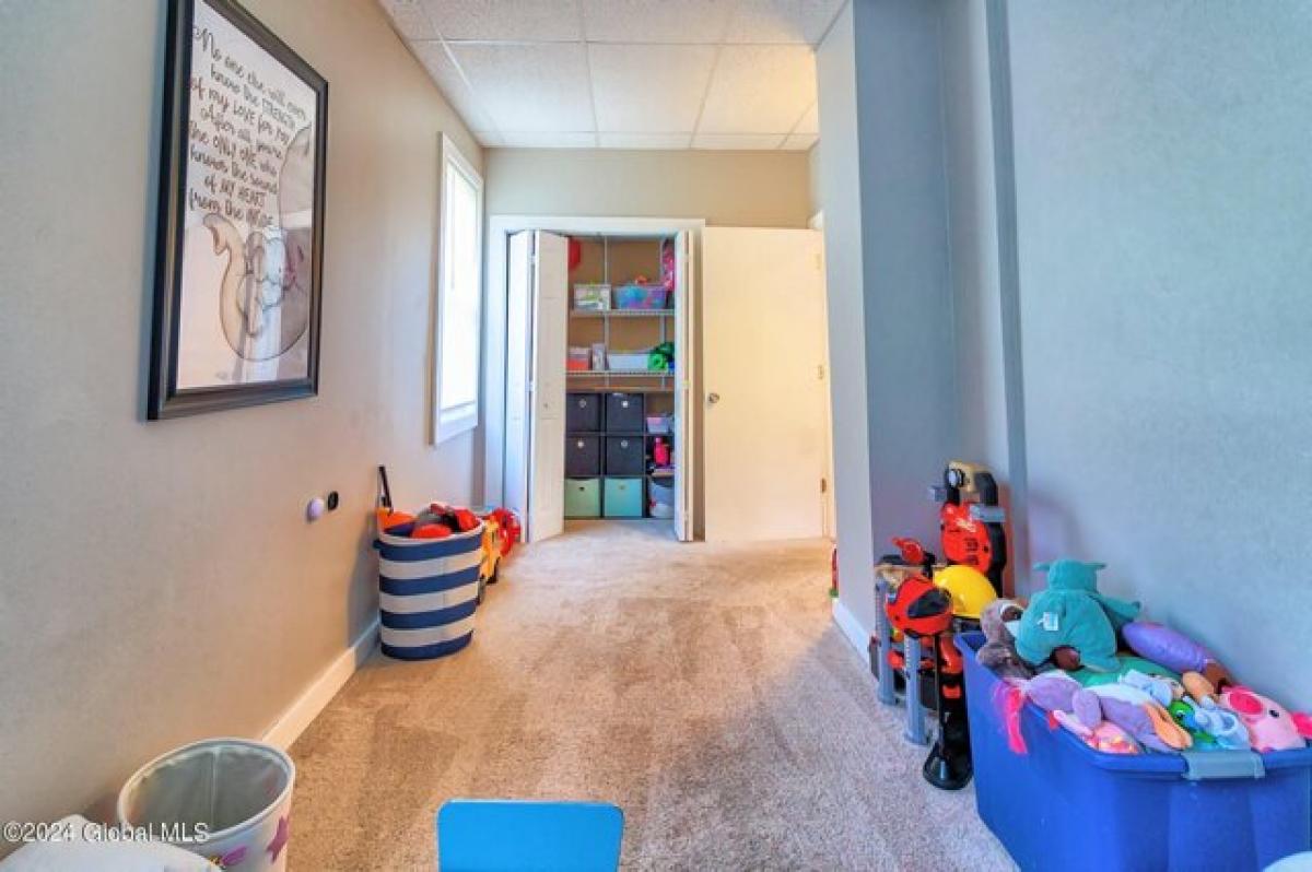 Picture of Home For Sale in Cohoes, New York, United States