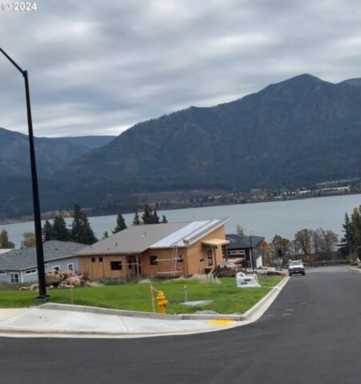 Picture of Residential Land For Sale in Stevenson, Washington, United States