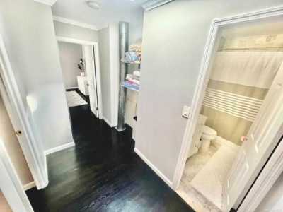 Home For Sale in Roslyn, New York