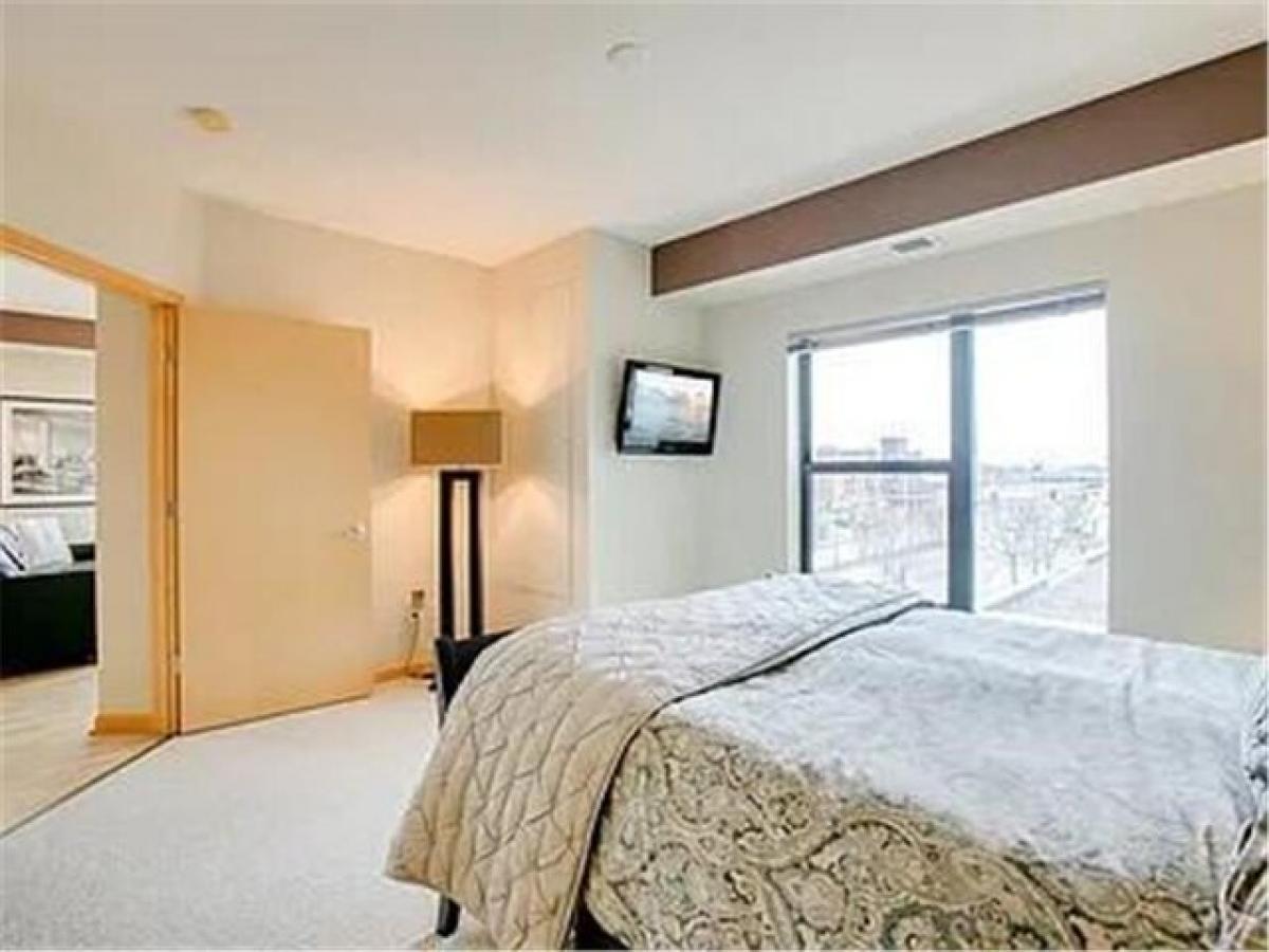 Picture of Home For Sale in Richfield, Minnesota, United States