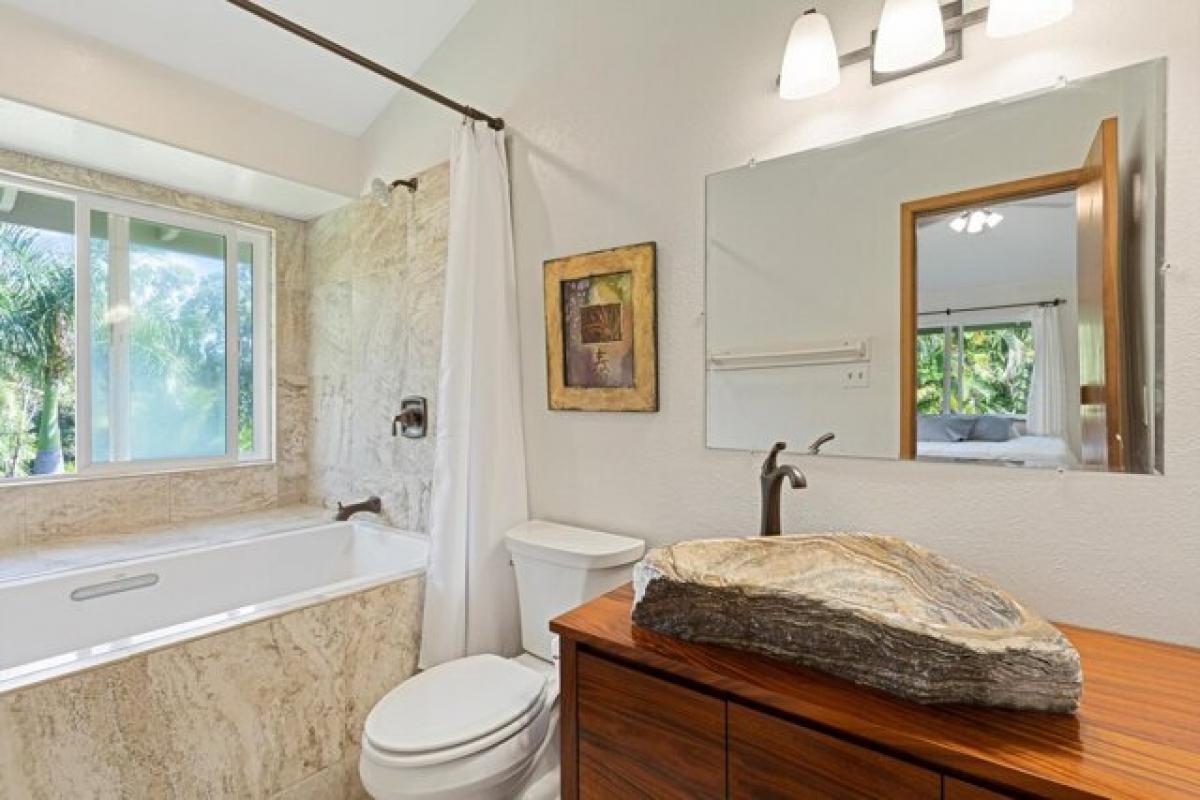 Picture of Home For Sale in Haiku, Hawaii, United States