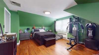 Home For Sale in Rockville Centre, New York