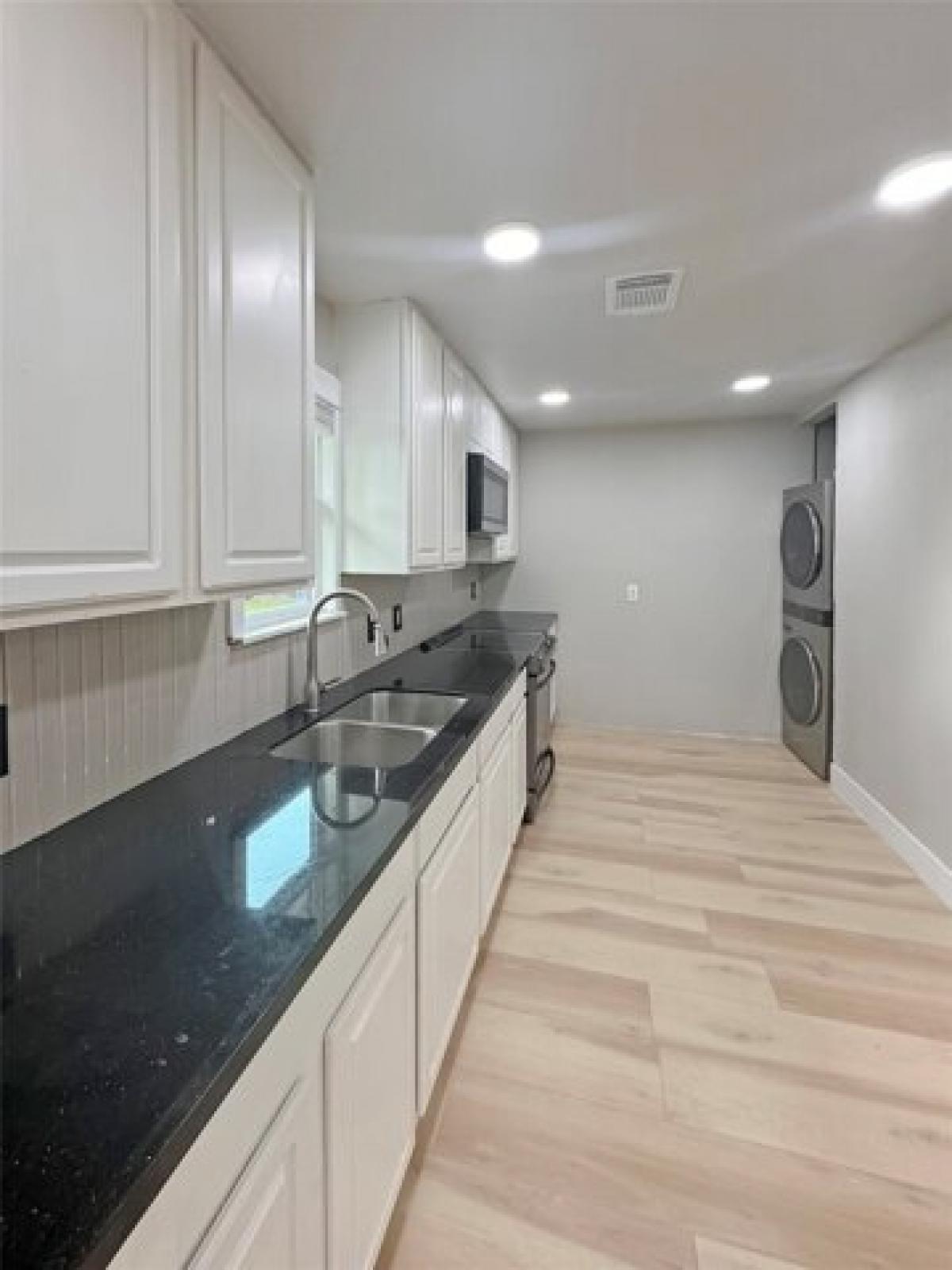 Picture of Home For Sale in Brazoria, Texas, United States