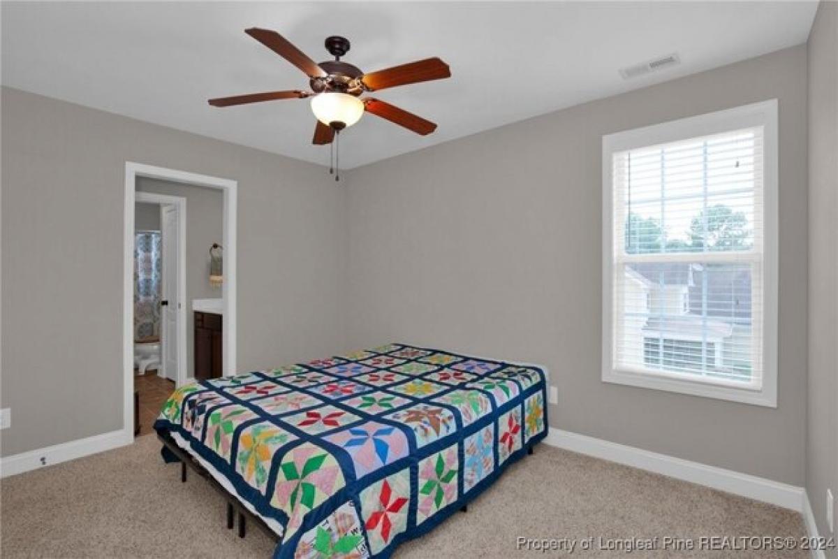 Picture of Home For Sale in Spring Lake, North Carolina, United States