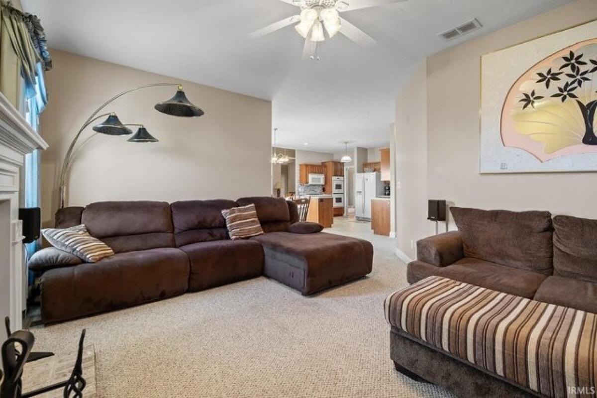 Picture of Home For Sale in Oxford, Indiana, United States