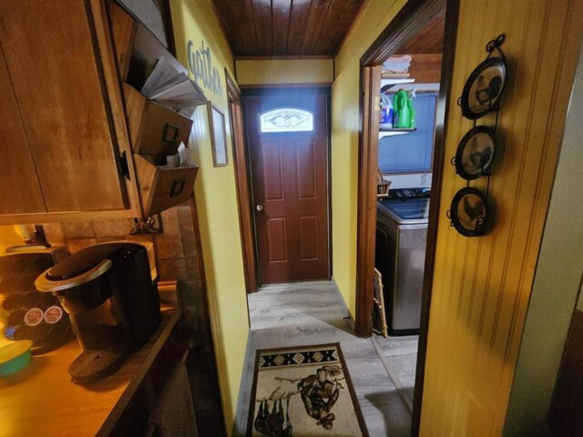 Picture of Home For Sale in Highland, Arkansas, United States