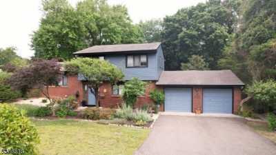 Home For Sale in East Brunswick, New Jersey