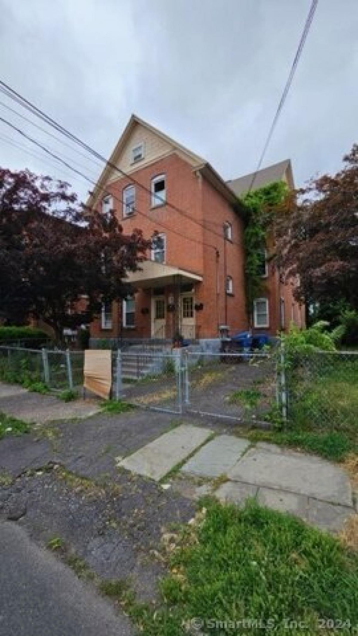 Picture of Home For Sale in New Britain, Connecticut, United States