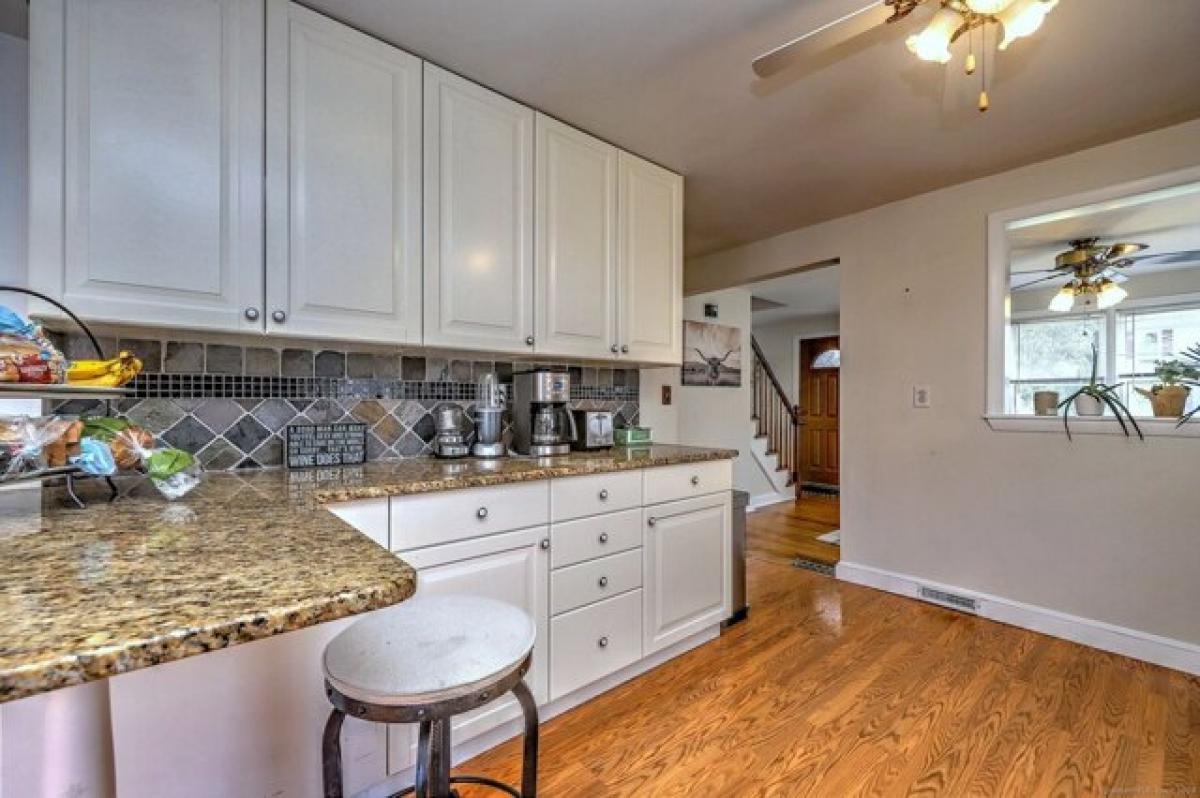 Picture of Home For Sale in Fairfield, Connecticut, United States