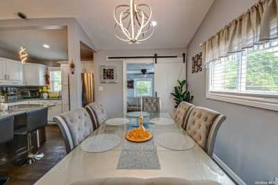 Home For Sale in Deer Park, New York