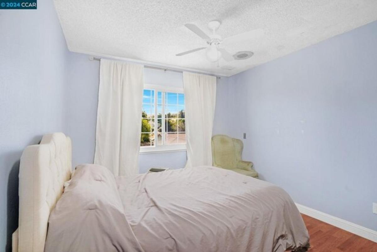 Picture of Home For Sale in Pittsburg, California, United States