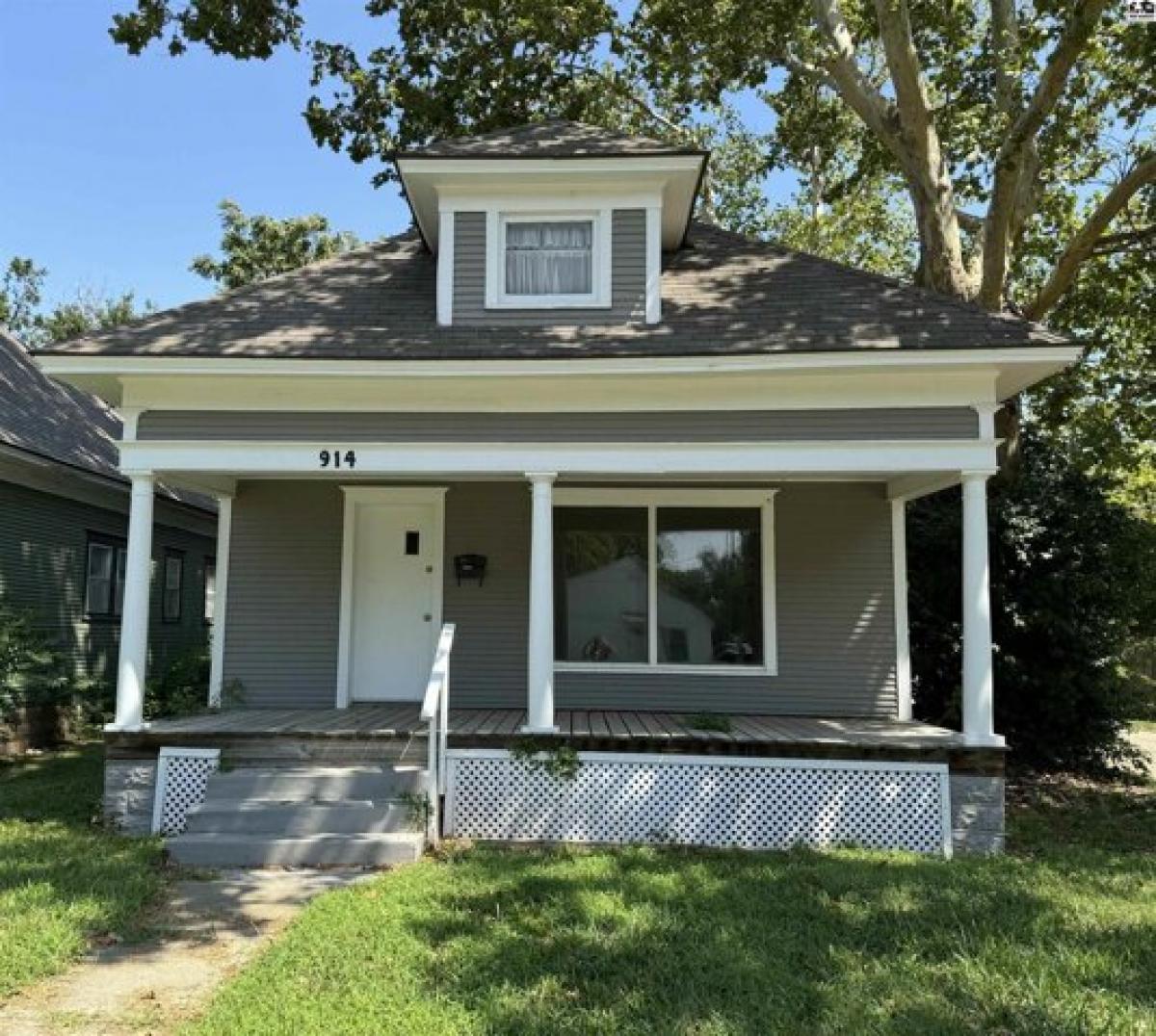 Picture of Home For Sale in Hutchinson, Kansas, United States
