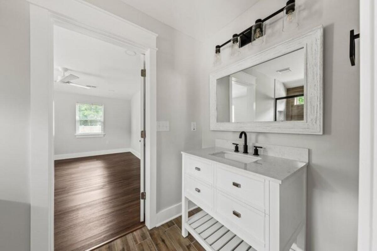 Picture of Home For Sale in Awendaw, South Carolina, United States