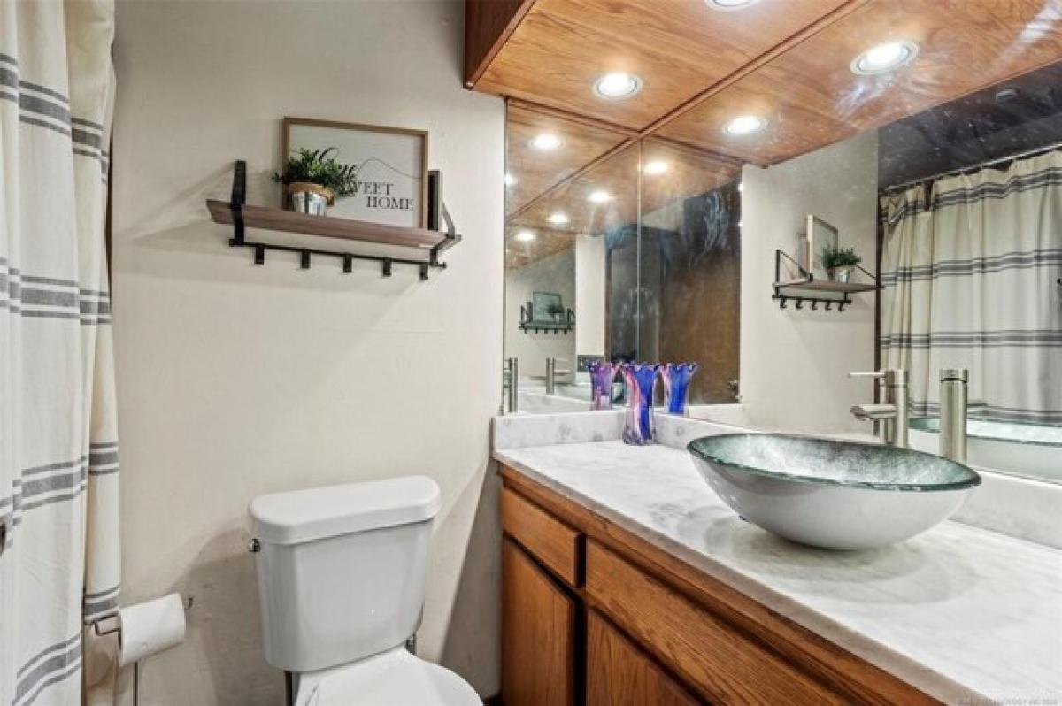 Picture of Home For Sale in Ada, Oklahoma, United States