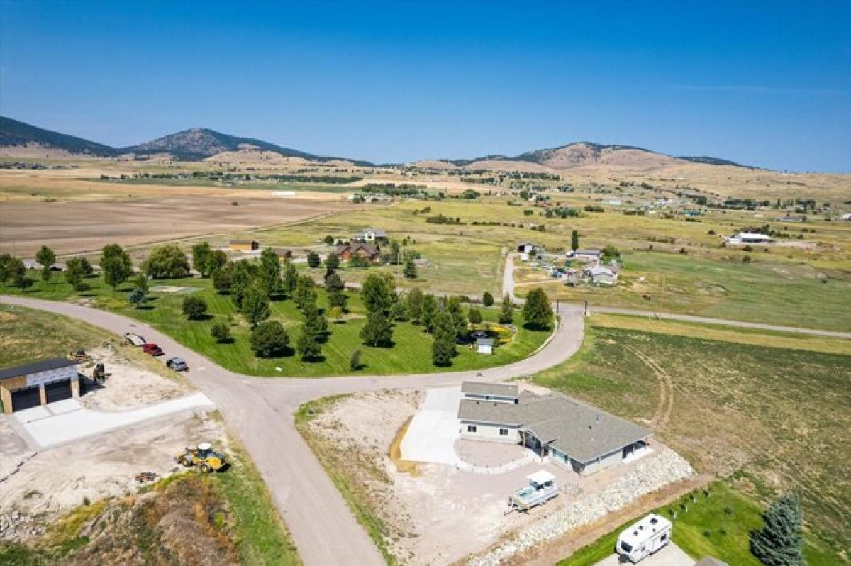 Picture of Home For Sale in Polson, Montana, United States