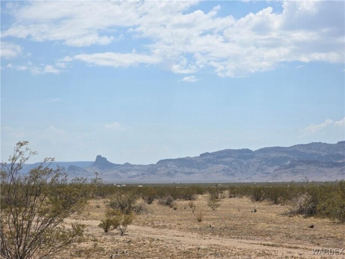 Picture of Residential Land For Rent in Golden Valley, Arizona, United States