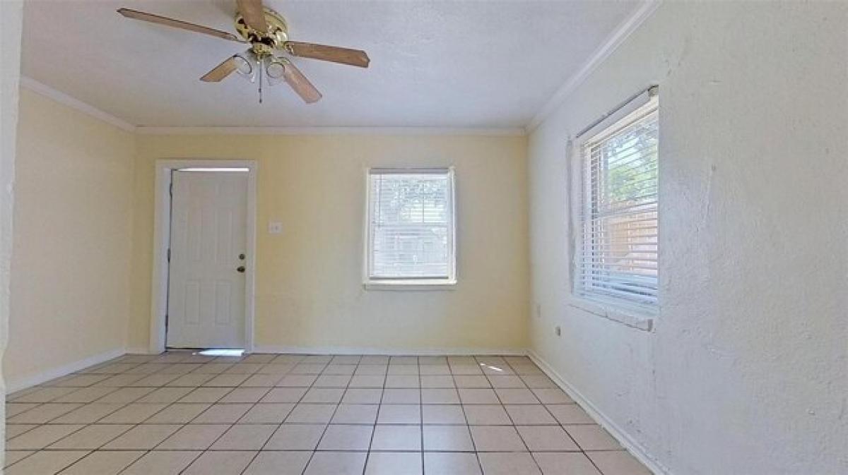 Picture of Home For Sale in White Settlement, Texas, United States