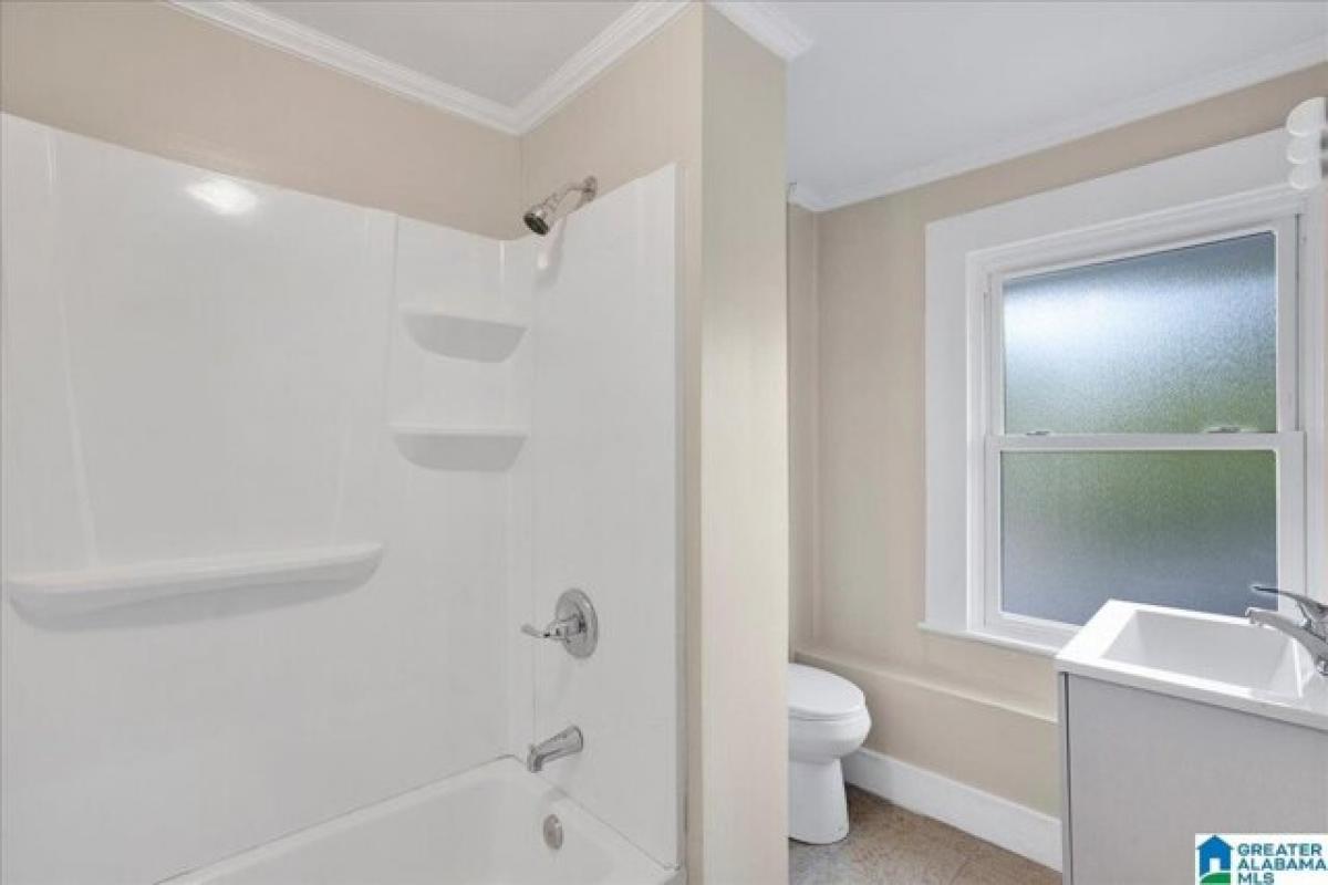 Picture of Home For Sale in Center Point, Alabama, United States