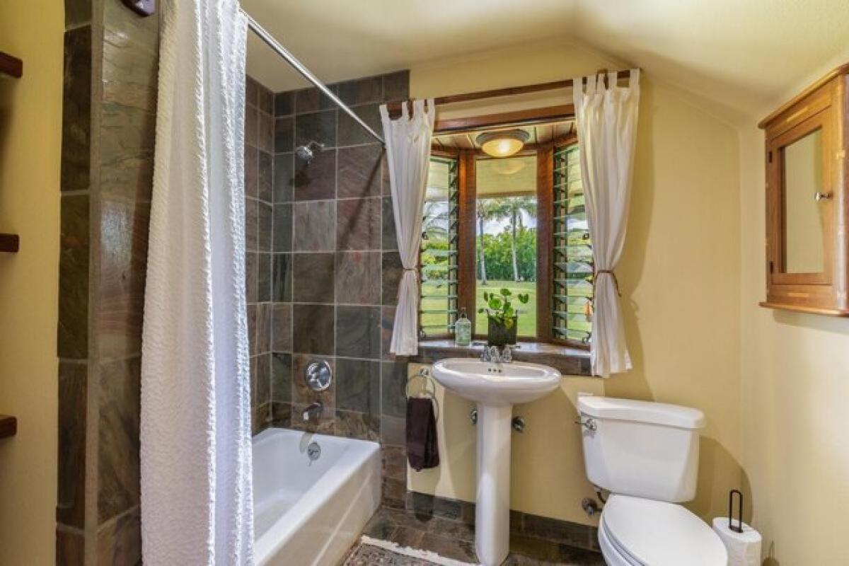 Picture of Home For Sale in Kilauea, Hawaii, United States