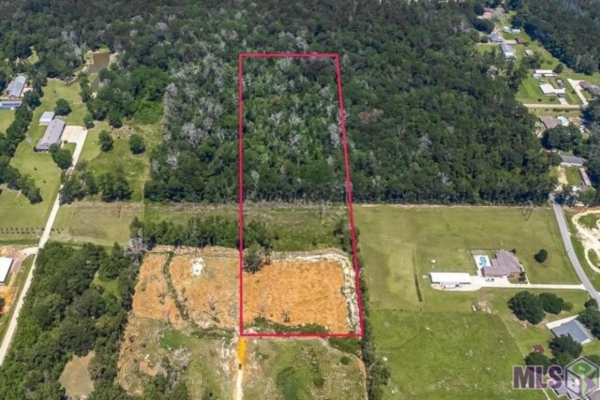 Picture of Residential Land For Sale in Denham Springs, Louisiana, United States