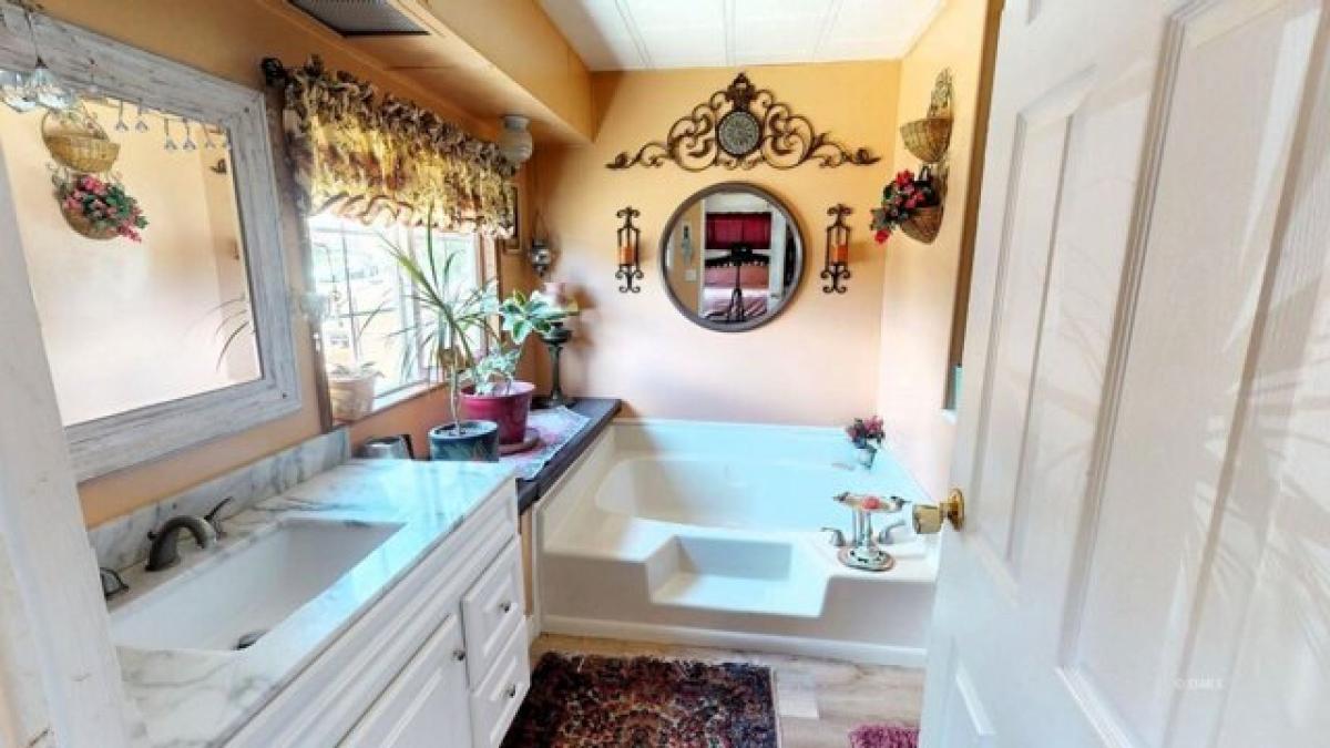 Picture of Home For Sale in Weldon, California, United States