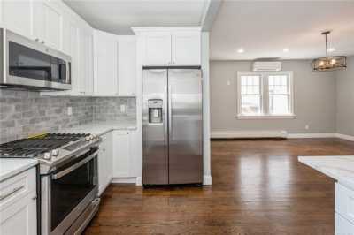 Home For Sale in Floral Park, New York