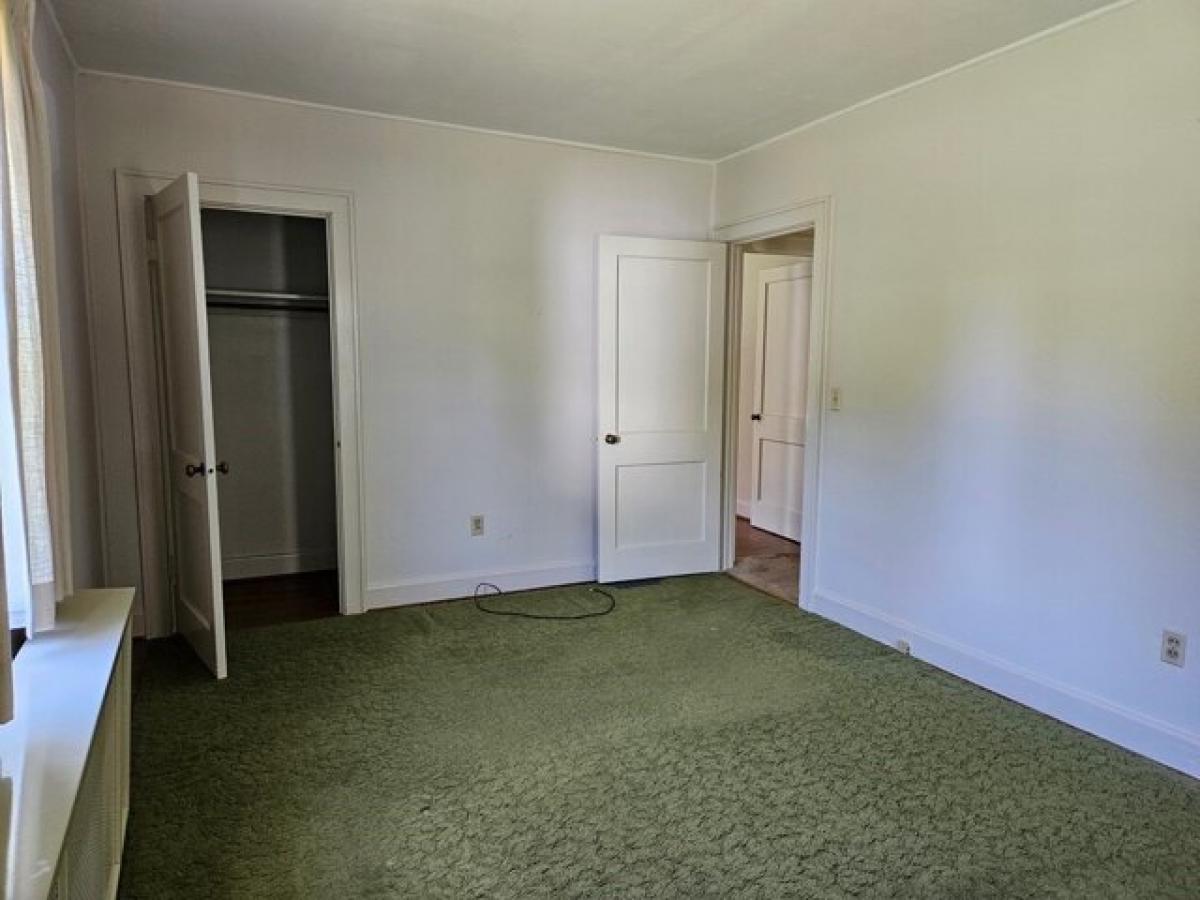 Picture of Home For Sale in Austinville, Virginia, United States