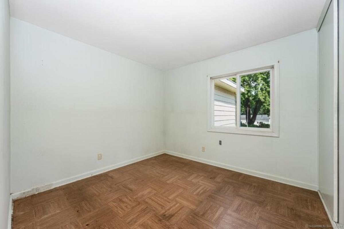 Picture of Home For Sale in Fairfield, Connecticut, United States