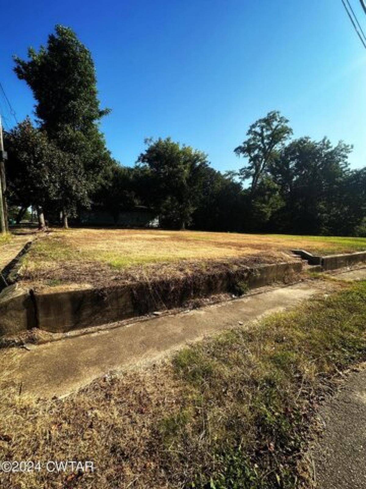 Picture of Residential Land For Sale in Jackson, Tennessee, United States