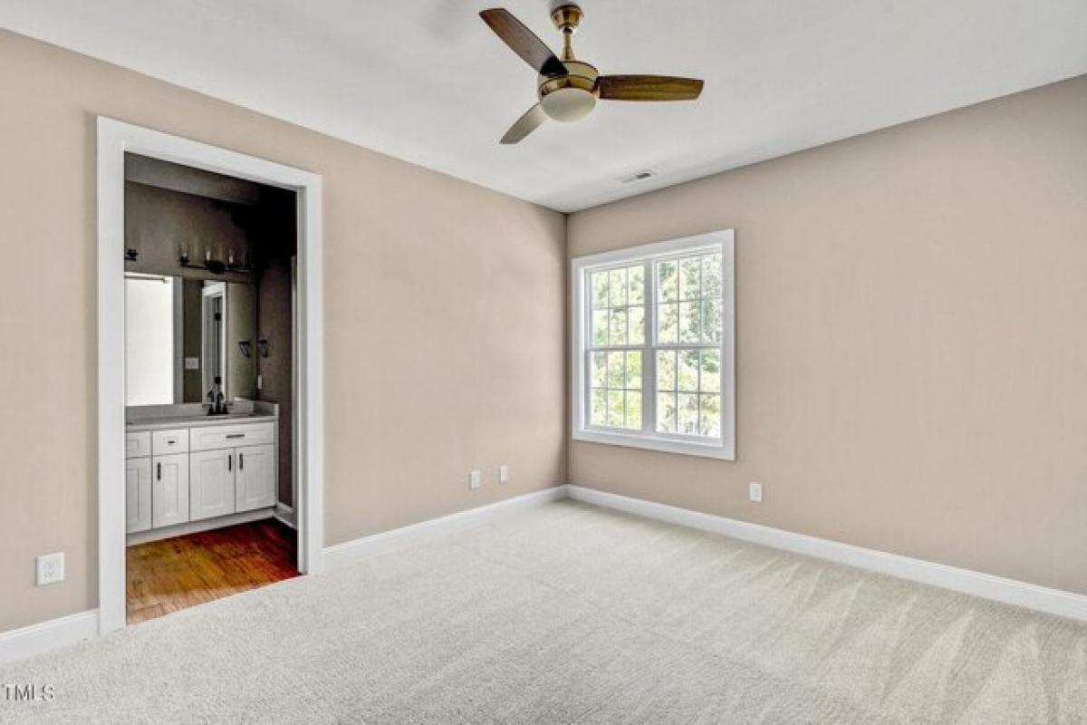 Picture of Home For Sale in Siler City, North Carolina, United States