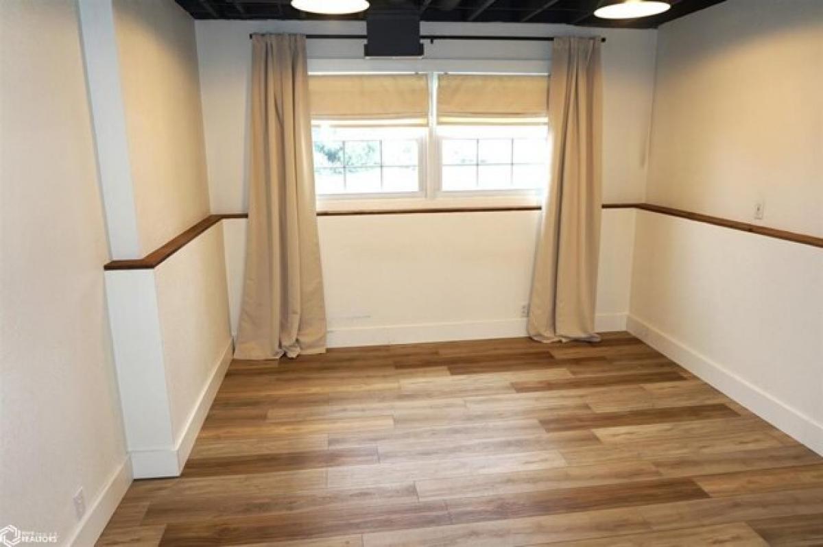 Picture of Home For Sale in Manning, Iowa, United States