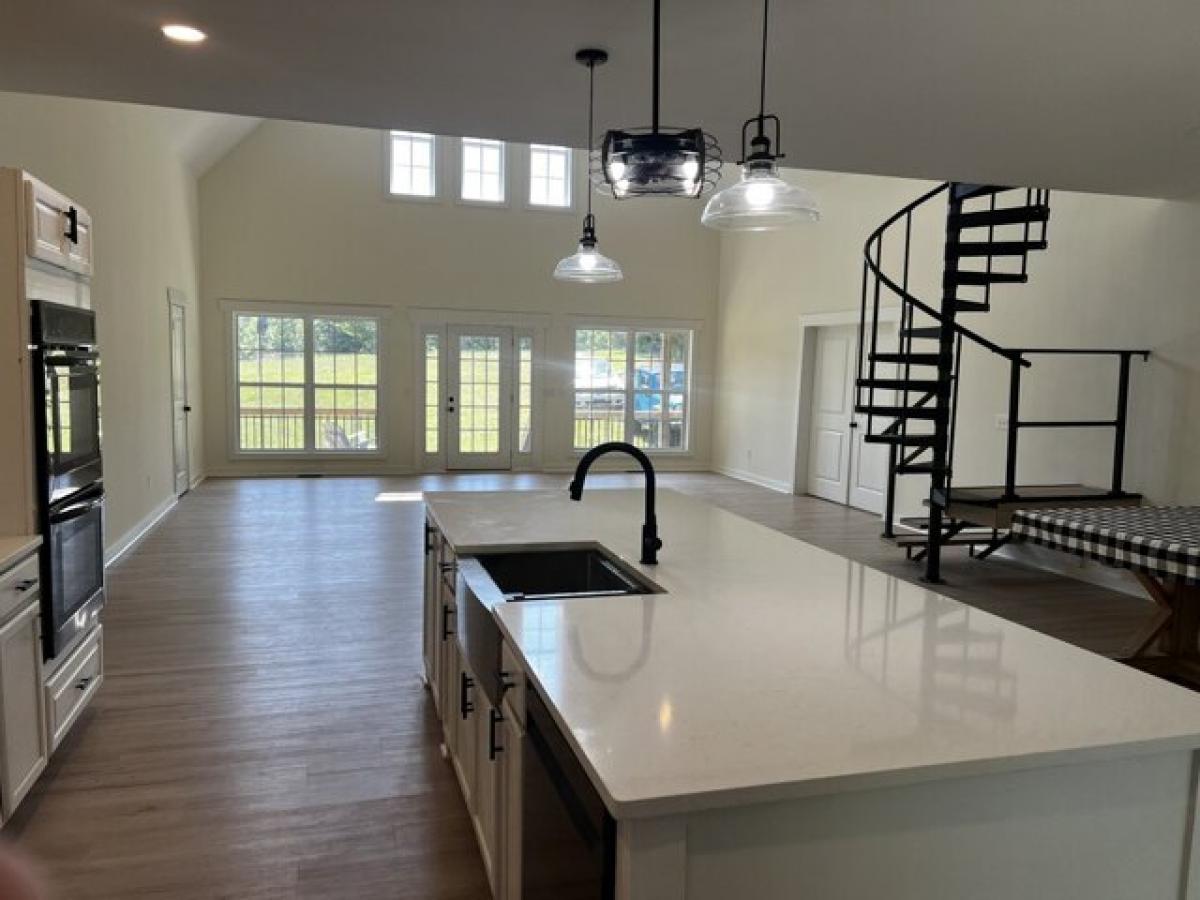 Picture of Home For Sale in Portland, Tennessee, United States