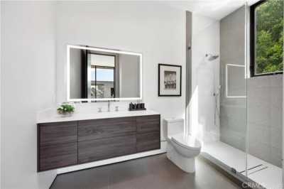 Home For Rent in Encino, California