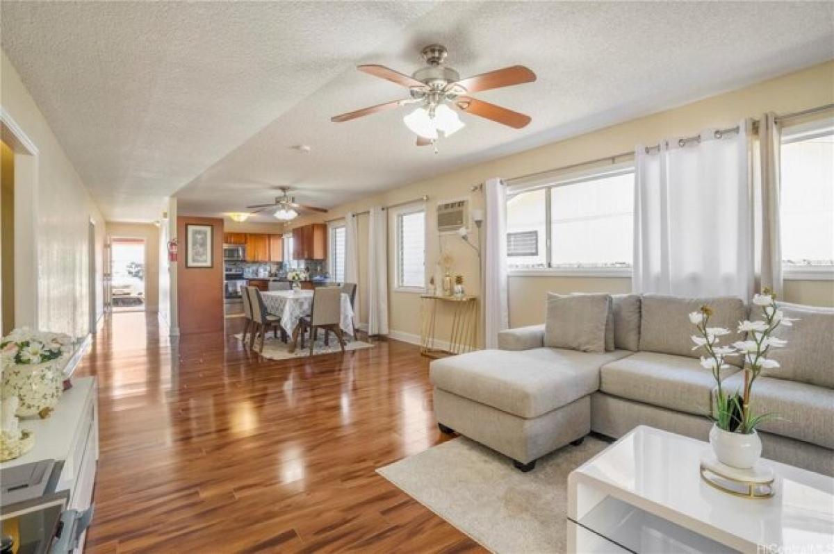 Picture of Home For Sale in Waipahu, Hawaii, United States