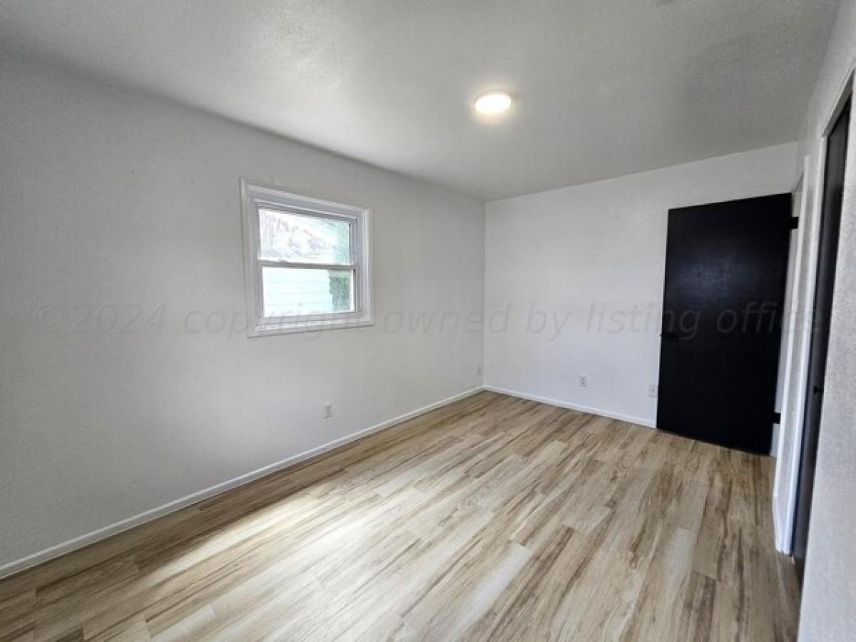 Picture of Home For Sale in Pampa, Texas, United States