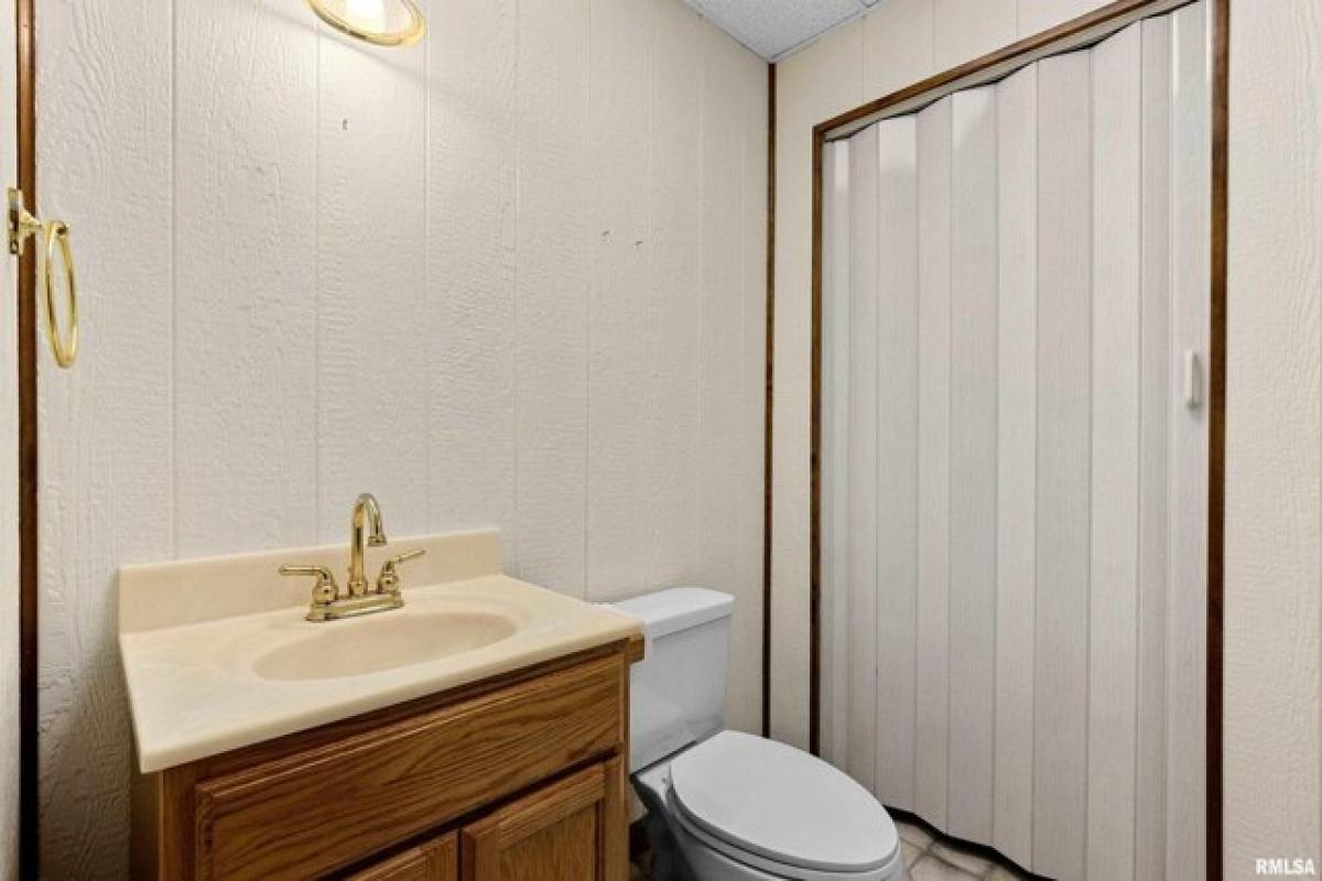 Picture of Home For Sale in Hopedale, Illinois, United States