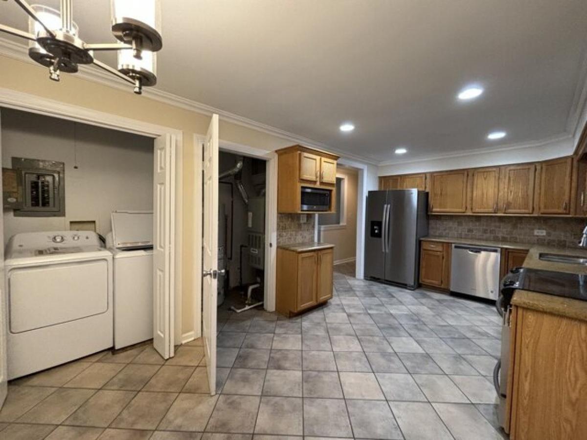 Picture of Home For Rent in Mundelein, Illinois, United States