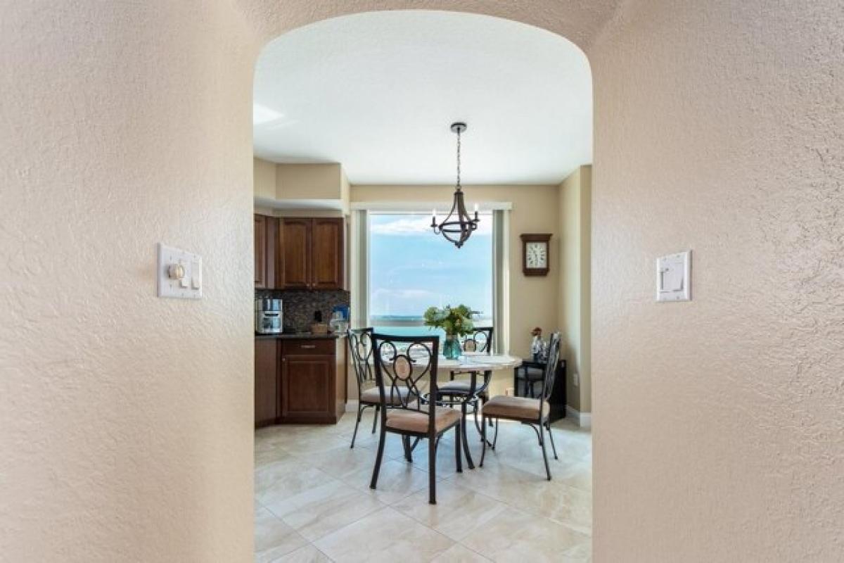 Picture of Home For Sale in Clearwater Beach, Florida, United States