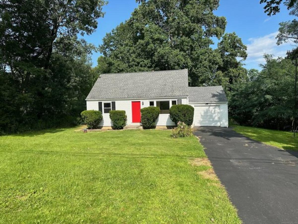 Picture of Home For Sale in Torrington, Connecticut, United States
