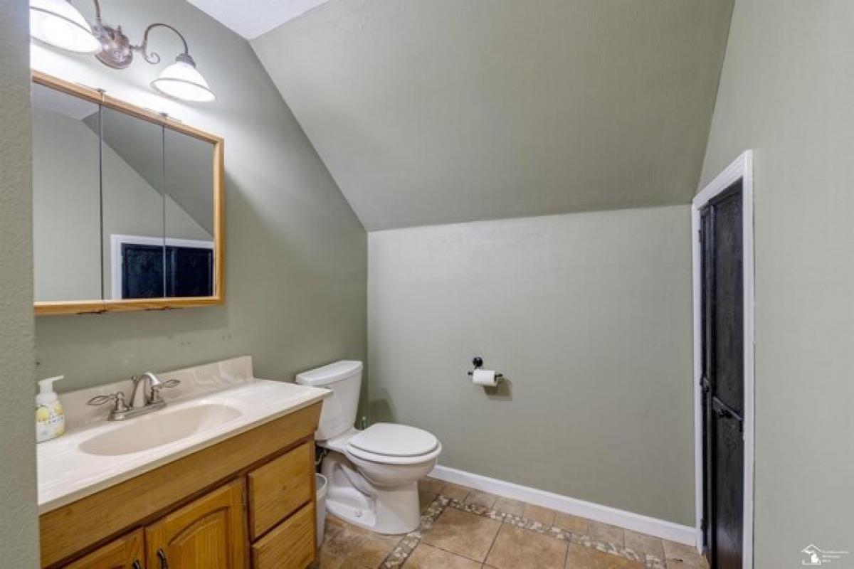 Picture of Home For Sale in Lambertville, Michigan, United States