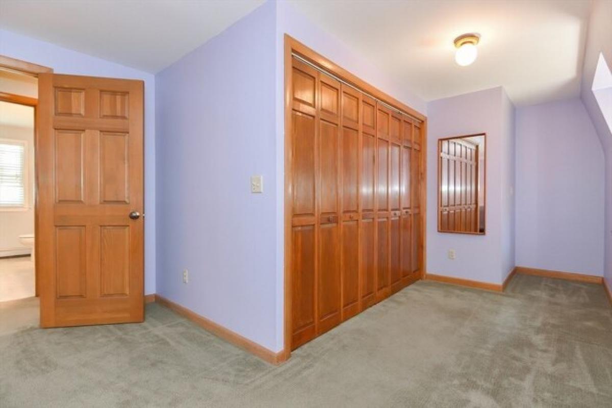 Picture of Home For Sale in Amesbury, Massachusetts, United States