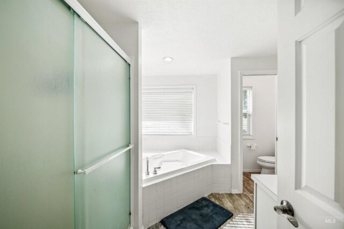 Picture of Home For Sale in Homedale, Idaho, United States