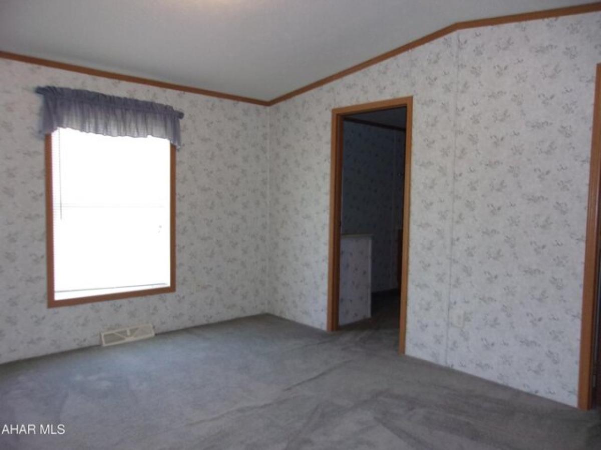 Picture of Home For Sale in Bedford, Pennsylvania, United States