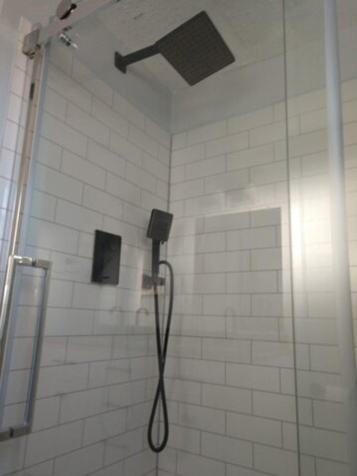 Picture of Home For Sale in Dickson, Tennessee, United States