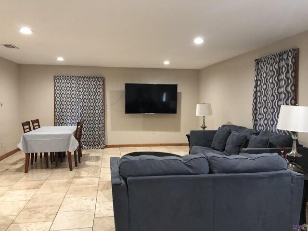 Picture of Home For Sale in Baker, Louisiana, United States