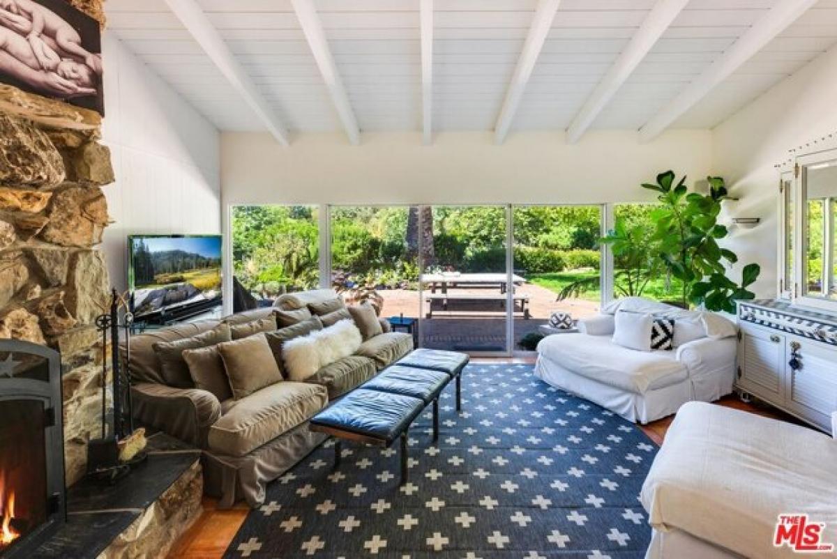 Picture of Home For Sale in Malibu, California, United States