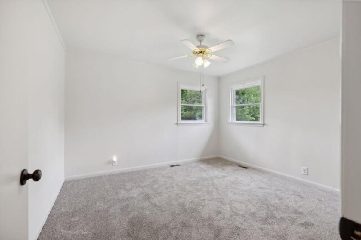 Picture of Home For Sale in Hohenwald, Tennessee, United States